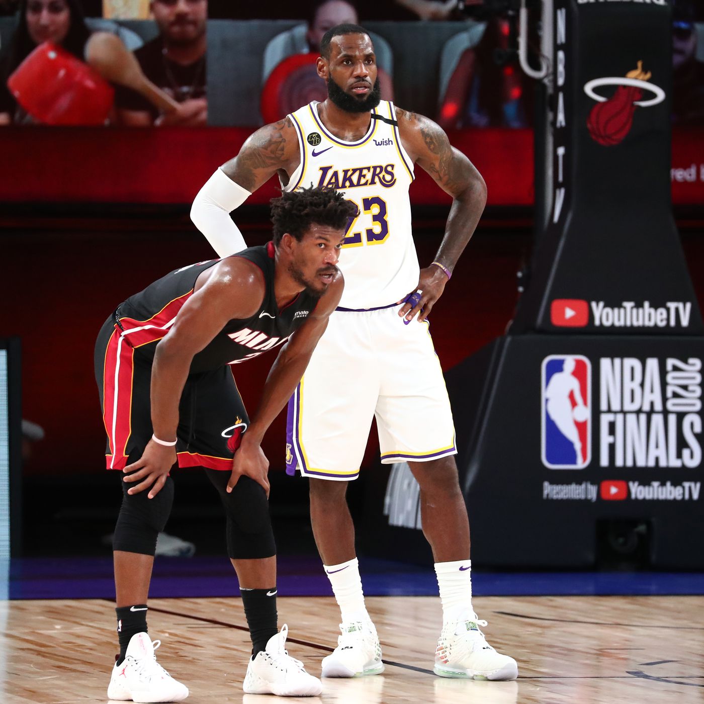 关于尤文图斯教练压力巨大！，詹姆斯遭遇十持续失利引发球迷热议的信息-爱游戏