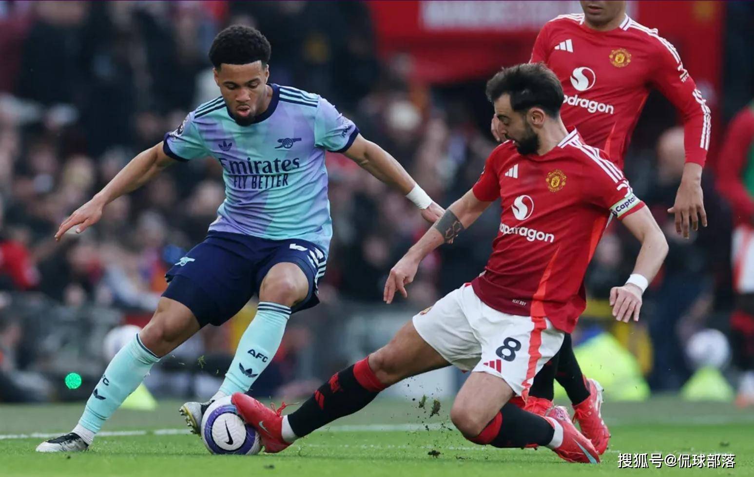 曼联带队取胜！，Karsa重要时刻重要助攻赛场气氛高涨(曼联客场31绝杀巴黎)-爱游戏体育